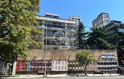 Bağdat caddesi üzerinde 3+1 sıfır balkonlu iş yeri