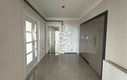 MEYDAN PARK'TA ARA KAT, KİLERLİ, DEPOLU, 4+1 KİRALIK DAİRE