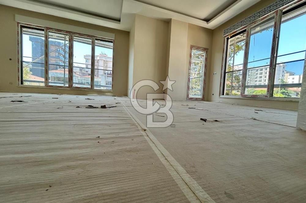 Bağdat caddesi üzerinde 3+1 sıfır balkonlu iş yeri