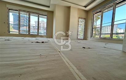 Bağdat caddesi üzerinde 3+1 sıfır balkonlu iş yeri