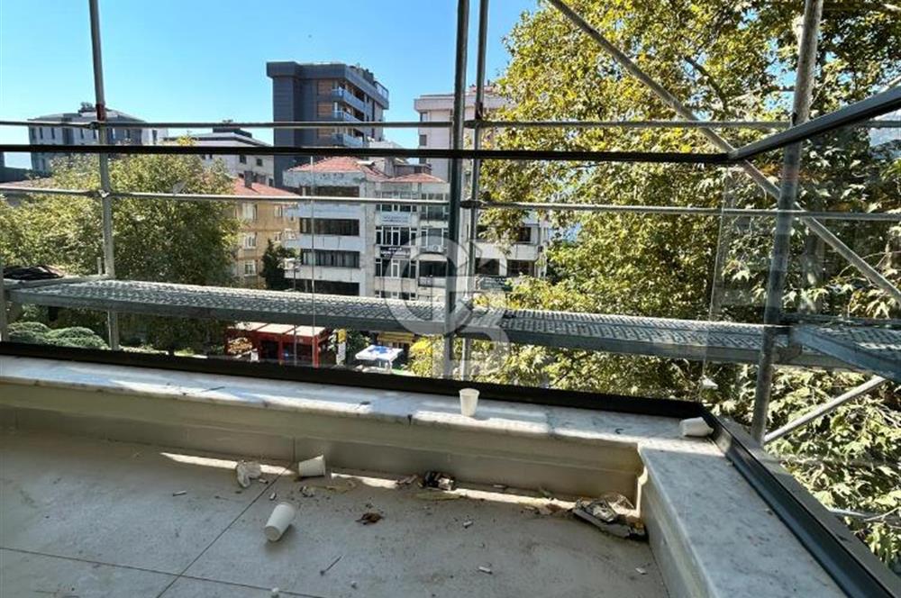 Bağdat caddesi üzerinde 3+1 sıfır balkonlu iş yeri