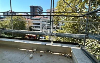 Bağdat caddesi üzerinde 3+1 sıfır balkonlu iş yeri