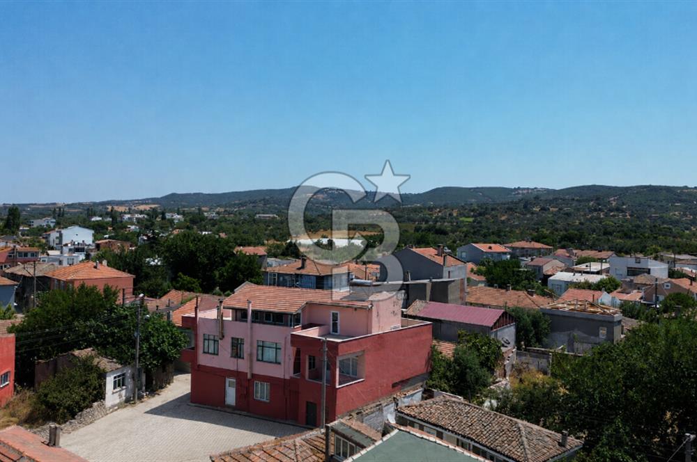 Çardak'ta 347,57 m² Arsa İçerisinde 3 Daireli Müstakil Satılık Bina