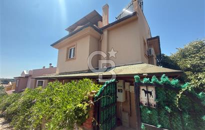 Guzelbahçe Kahramandere’de bahçeli teraslı şöminelı villa