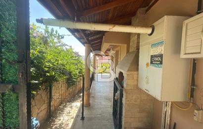 Guzelbahçe Kahramandere’de bahçeli teraslı şöminelı villa