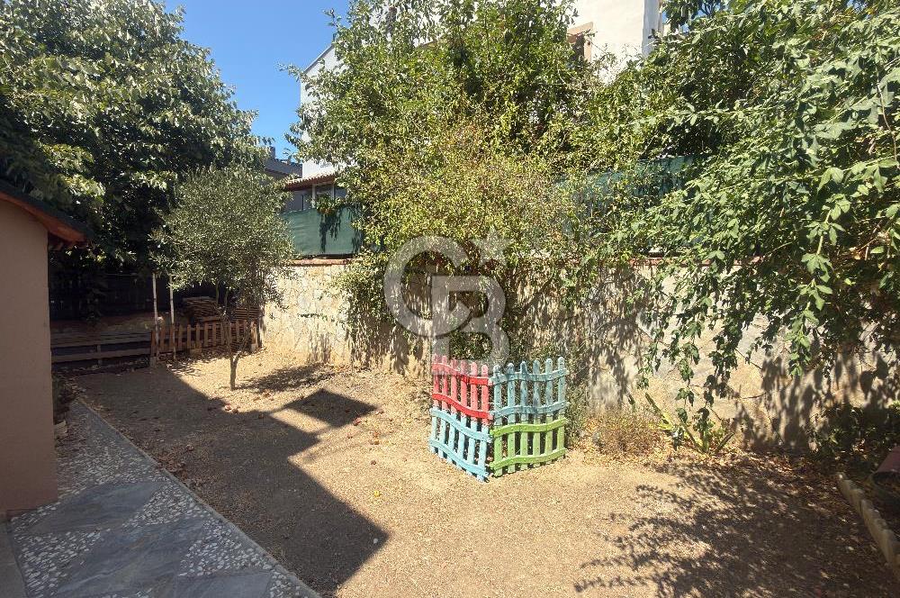 Guzelbahçe Kahramandere’de bahçeli teraslı şöminelı villa