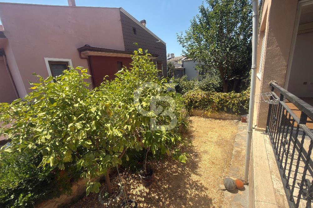 Guzelbahçe Kahramandere’de bahçeli teraslı şöminelı villa