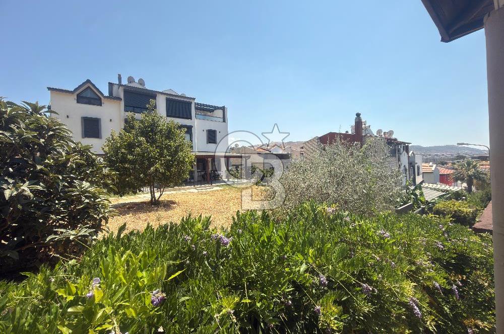 Guzelbahçe Kahramandere’de bahçeli teraslı şöminelı villa