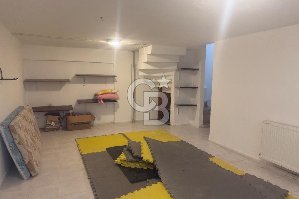 Guzelbahçe Kahramandere’de bahçeli teraslı şöminelı villa