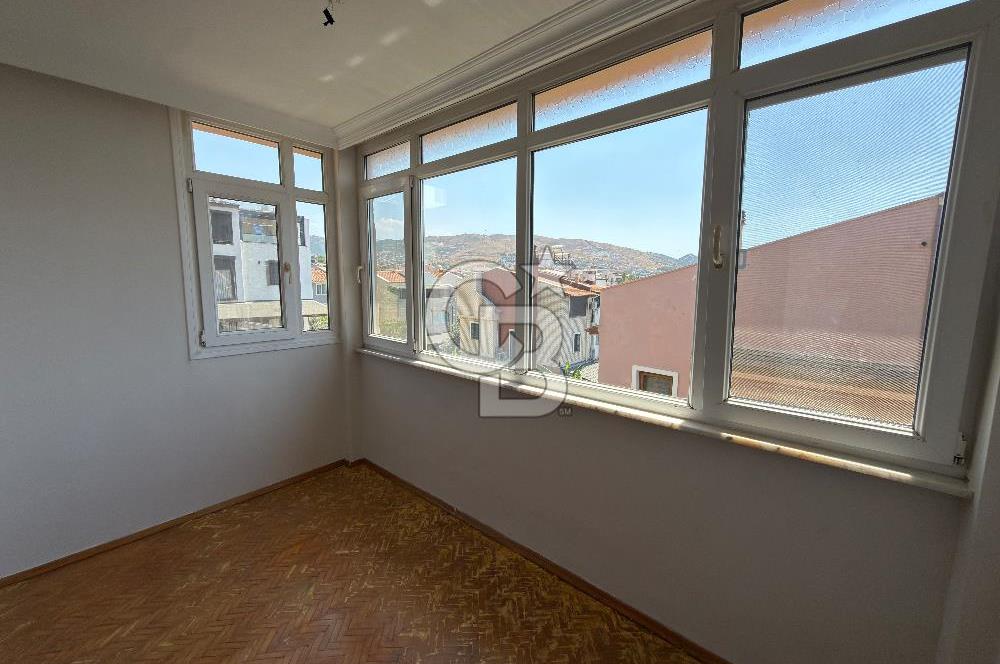 Guzelbahçe Kahramandere’de bahçeli teraslı şöminelı villa