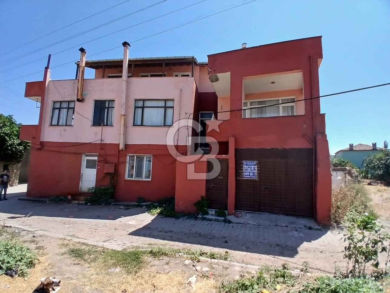 Çardak'ta 347,57 m² Arsa İçerisinde 3 Daireli Müstakil Satılık Bina