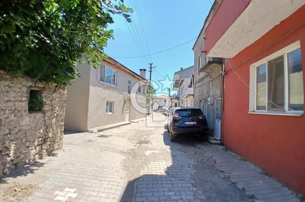 Çardak'ta 347,57 m² Arsa İçerisinde 3 Daireli Müstakil Satılık Bina