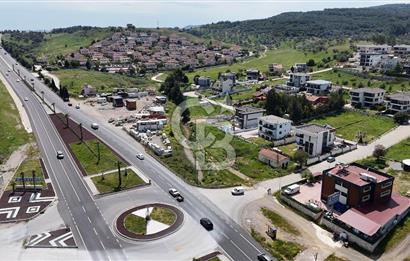 Güzelbahçe Çamlı Mahallesi’nde köşe parsel ticari arsa