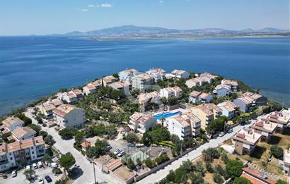 ŞAKRAN’DA SİTE İÇİNDE DENİZ MANZARALI SATILIK 3+1 DUBLEKS VİLLA