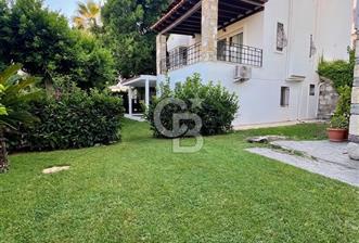 Bodrum Türkbükü Kiralık 5+1 Geniş ve Ferah Tripleks Villa - 2 - 365977