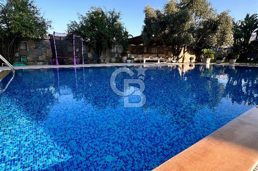 Bodrum Türkbükü Kiralık 5+1 Geniş ve Ferah Tripleks Villa