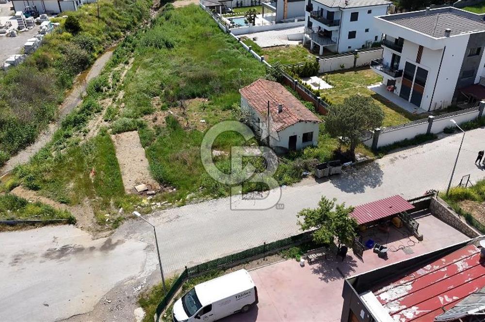 Güzelbahçe Çamlı Mahallesi’nde köşe parsel ticari arsa