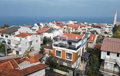 Urla Zeytinalanında Deniz Manzaralı Teraslı 3+1 Satılık Daire