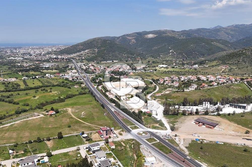 Güzelbahçe Çamlı Mahallesi’nde köşe parsel ticari arsa