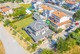 URLA ATATÜRK MAH DENİZE YAKIN KİRALIK EŞYALI 5+1 TRİPLEKS VİLLA - 1 - 366072