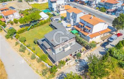URLA ATATÜRK MAH DENİZE YAKIN KİRALIK EŞYALI 5+1 TRİPLEKS VİLLA