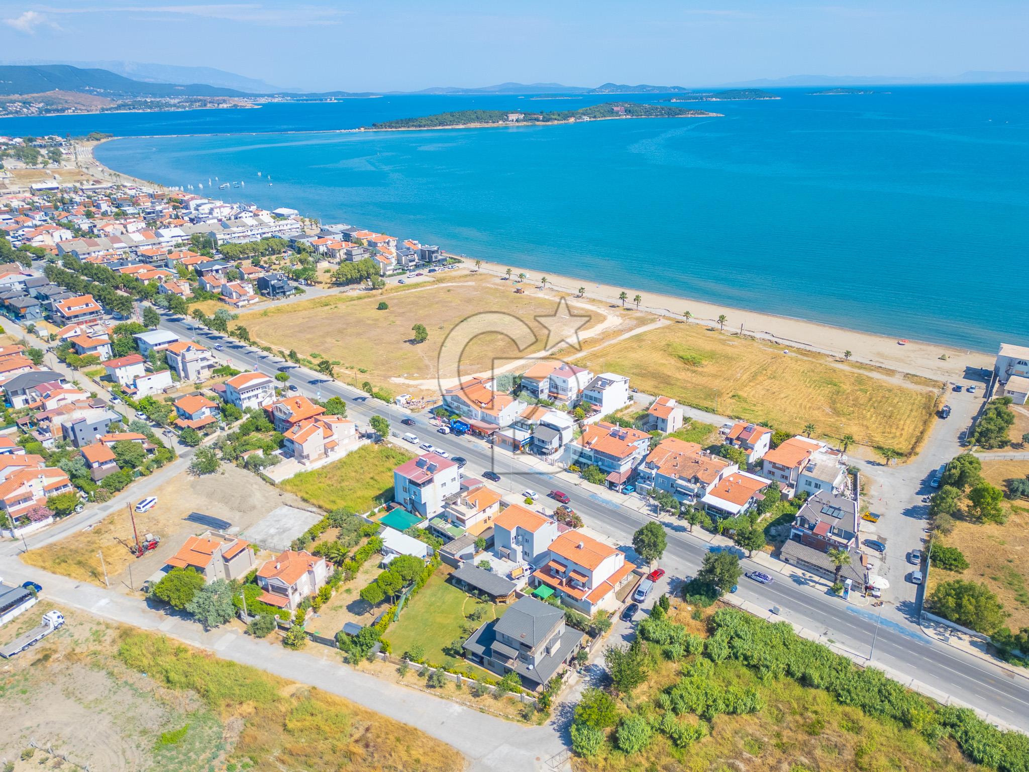 URLA ATATÜRK MAH DENİZE YAKIN SATILIK 5+1 TRİPLEKS VİLLA