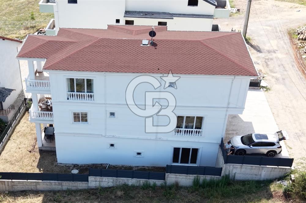 BAŞİSKELE'DE DENİZ MANZARALI 5+2 EŞYALI ÖZEL DİZAYN HEMEN TAŞIN