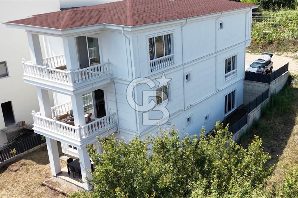 BAŞİSKELE'DE DENİZ MANZARALI 5+2 EŞYALI ÖZEL DİZAYN HEMEN TAŞIN