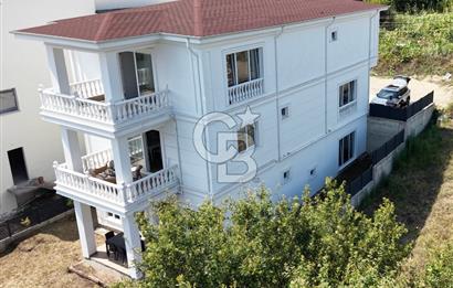 BAŞİSKELE'DE DENİZ MANZARALI 5+2 EŞYALI ÖZEL DİZAYN HEMEN TAŞIN