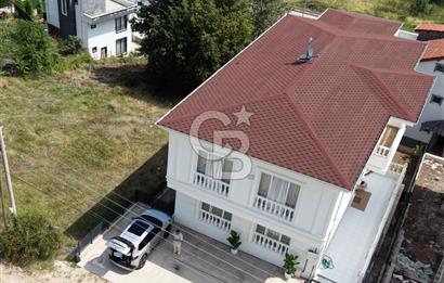 BAŞİSKELE'DE DENİZ MANZARALI 5+2 EŞYALI ÖZEL DİZAYN HEMEN TAŞIN