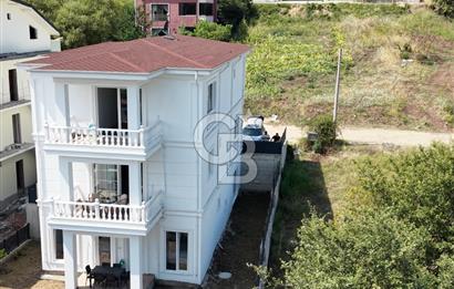 BAŞİSKELE'DE DENİZ MANZARALI 5+2 EŞYALI ÖZEL DİZAYN HEMEN TAŞIN