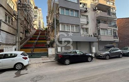 Konak Mithatpasa Caddesi Üzerinde Deniz Manzaralı Satılık Dükkan
