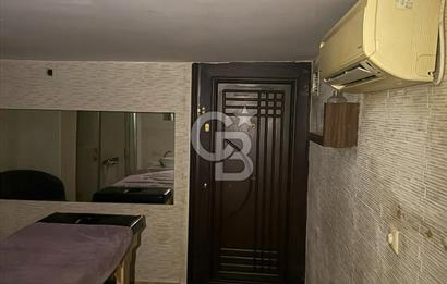 Konak Mithatpasa Caddesi Üzerinde Deniz Manzaralı Satılık Dükkan