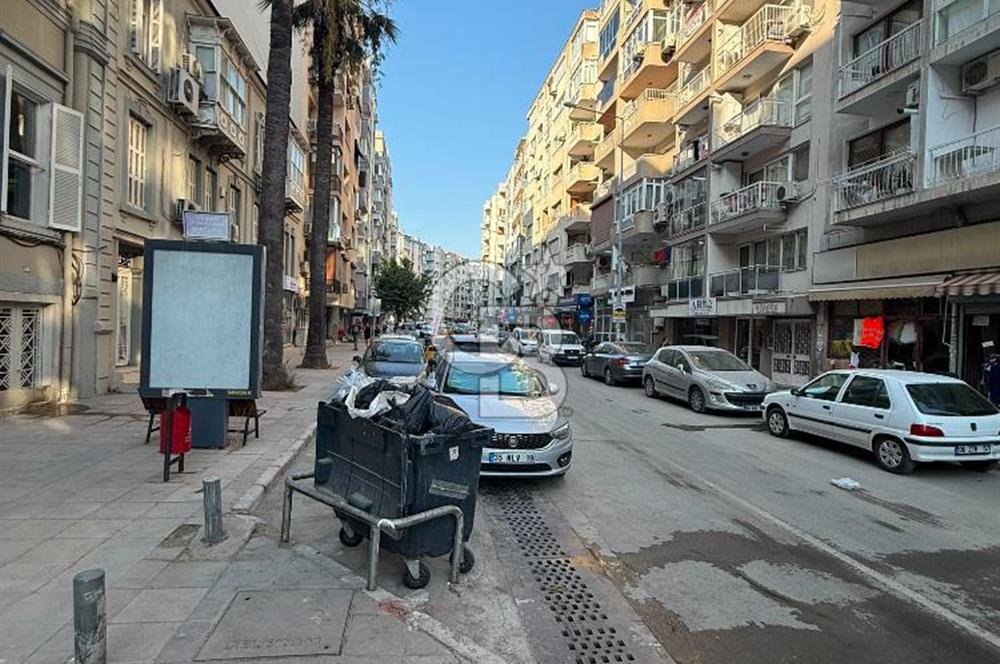 Konak Mithatpasa Caddesi Üzerinde Deniz Manzaralı Satılık Dükkan
