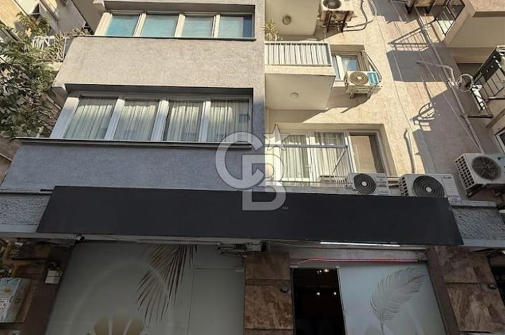 Konak Mithatpasa Caddesi Üzerinde Deniz Manzaralı Satılık Dükkan