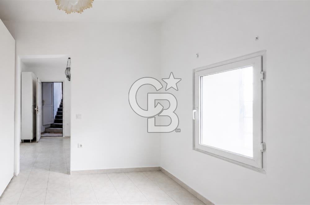 BODRUM UMURCA VİLLATEPE EVLERİNDE KALE VE DENİZ MANZARALI VİLLA