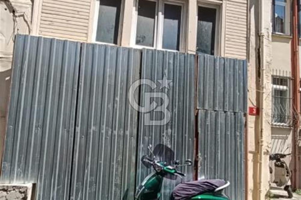 Kadıköy Koşuyolu Satılık Komple Ticari Bina