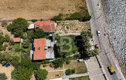 Urla Özbek’te Denize Sıfır 3 Katlı Özel Villa
