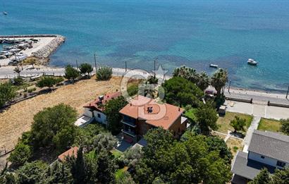 Urla Özbek’te Denize Sıfır 3 Katlı Özel Villa