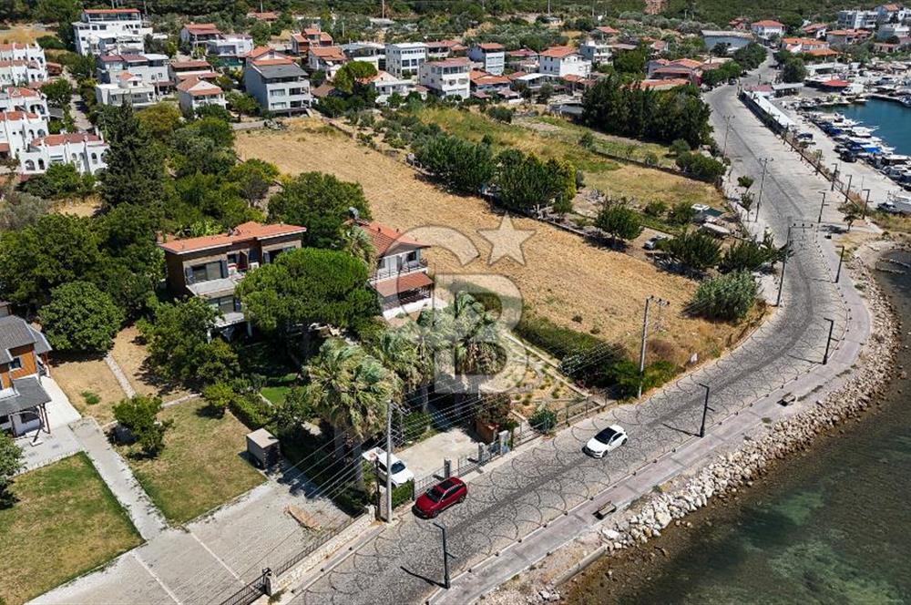 Urla Özbek’te Denize Sıfır 3 Katlı Özel Villa