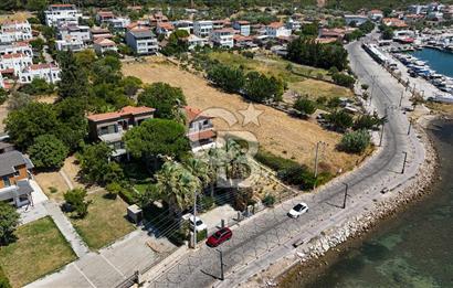 Urla Özbek’te Denize Sıfır 3 Katlı Özel Villa
