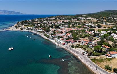Urla Özbek’te Denize Sıfır 3 Katlı Özel Villa