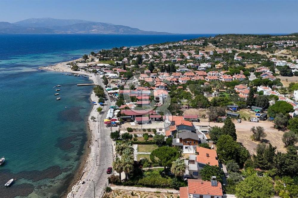 Urla Özbek’te Denize Sıfır 3 Katlı Özel Villa