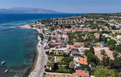 Urla Özbek’te Denize Sıfır 3 Katlı Özel Villa