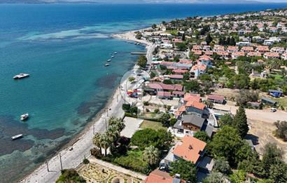 Urla Özbek’te Denize Sıfır 3 Katlı Özel Villa