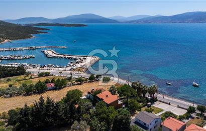 Urla Özbek’te Denize Sıfır 3 Katlı Özel Villa