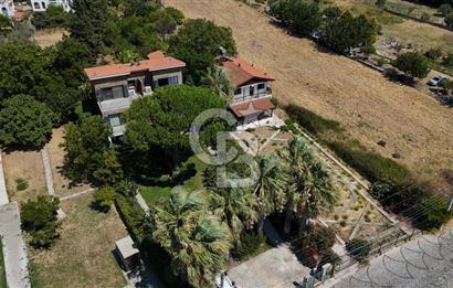 Urla Özbek’te Denize Sıfır 3 Katlı Özel Villa