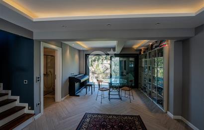 Urla Özbek’te Denize Sıfır 3 Katlı Özel Villa