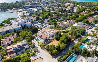 ÇEŞME PAŞALİMANI MÜSTAKİL HAVUZLU VİLLA