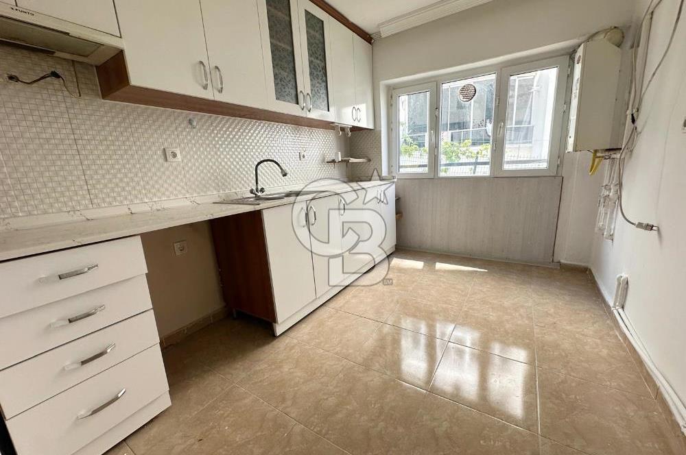 HOCALI CADDESİNE 100 MTRE MESAFEDE FULL YAPILI 3+1 DAİRE
